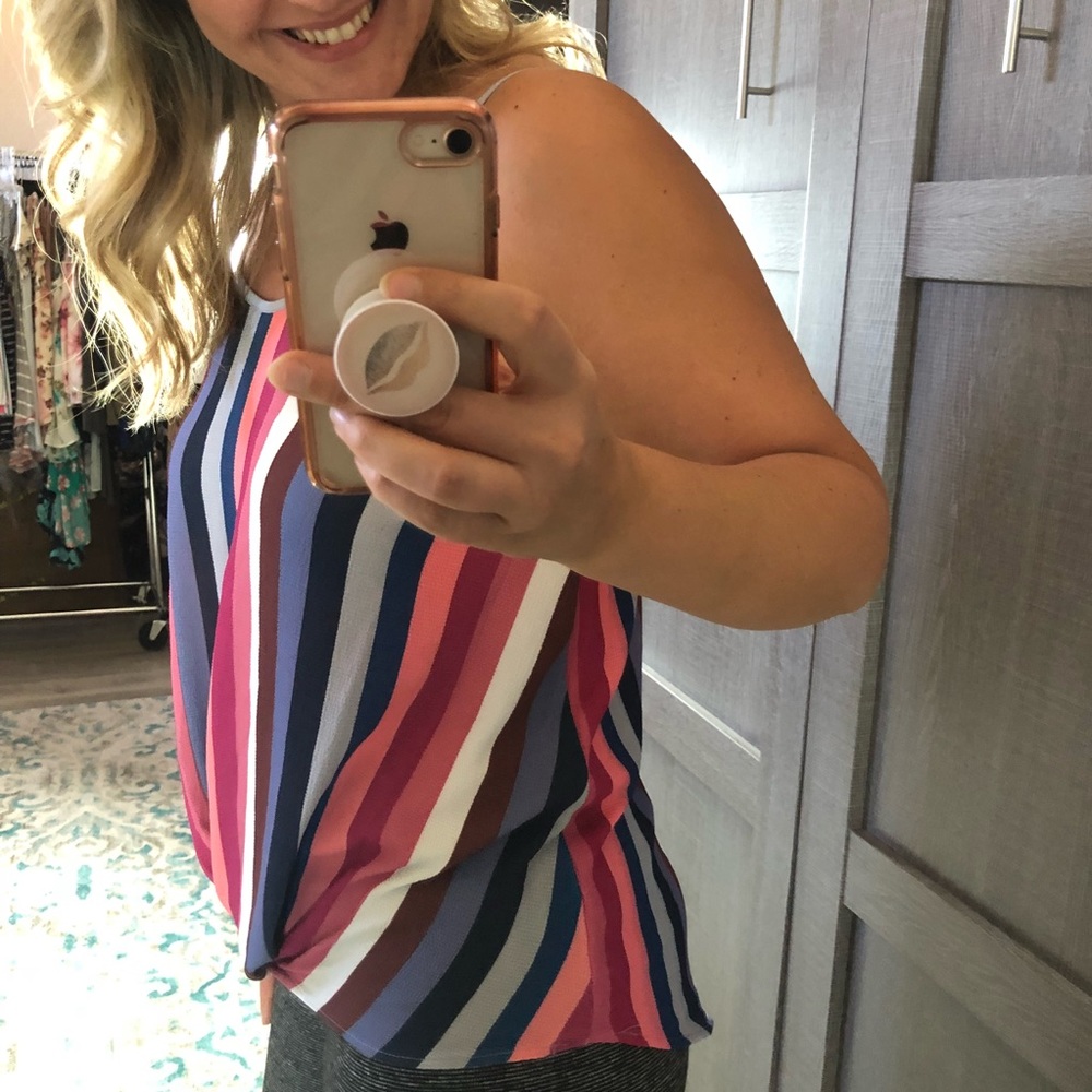 ❤️❗️Last 1! SMALL Vertical stripes top - Picture 3 of 3